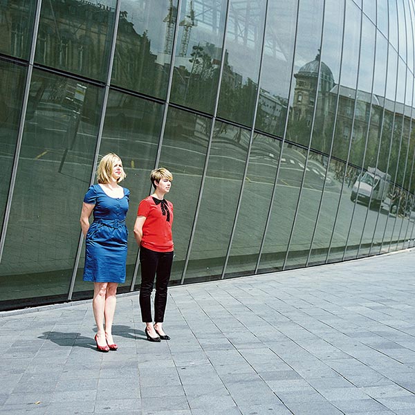 LAURE MUNSCH & MARJORIE MEYER attachées de presse à Strasbourg photographiée par Christophe Urbain